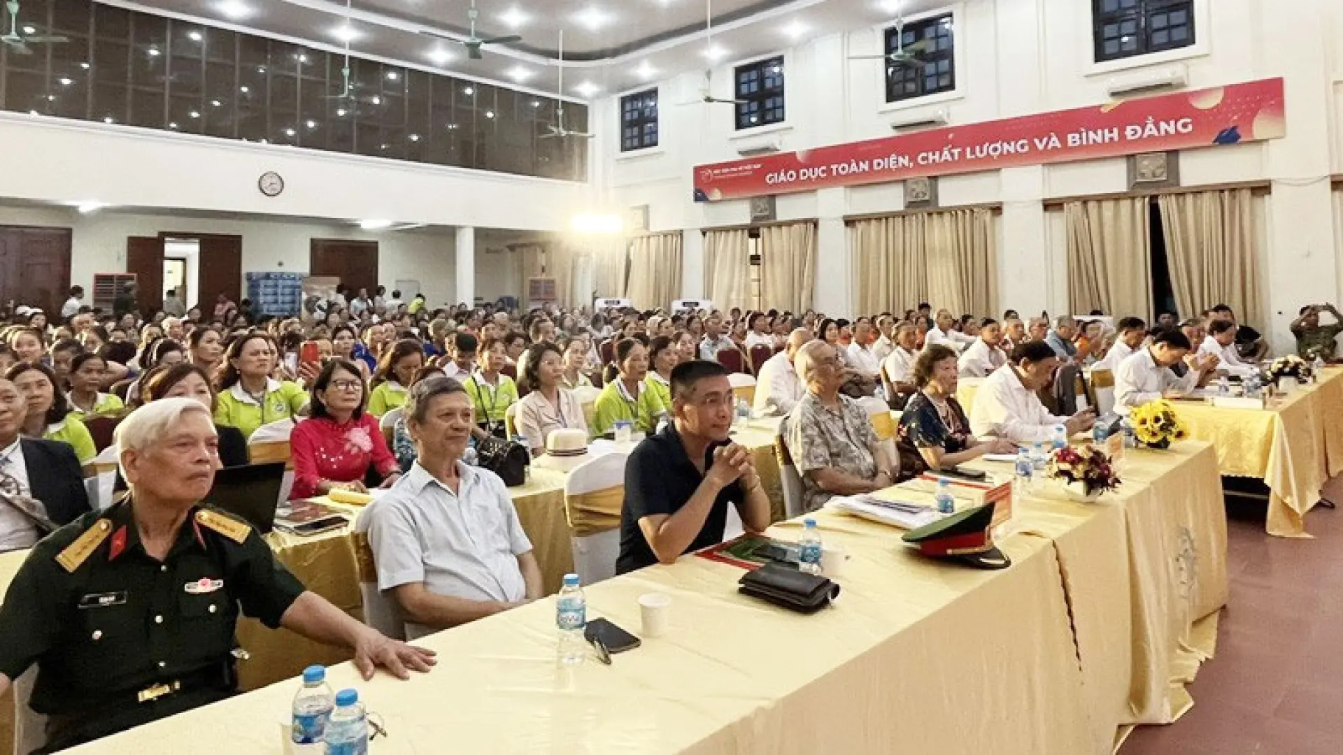 Các đại biểu tham dự hội thảo.
