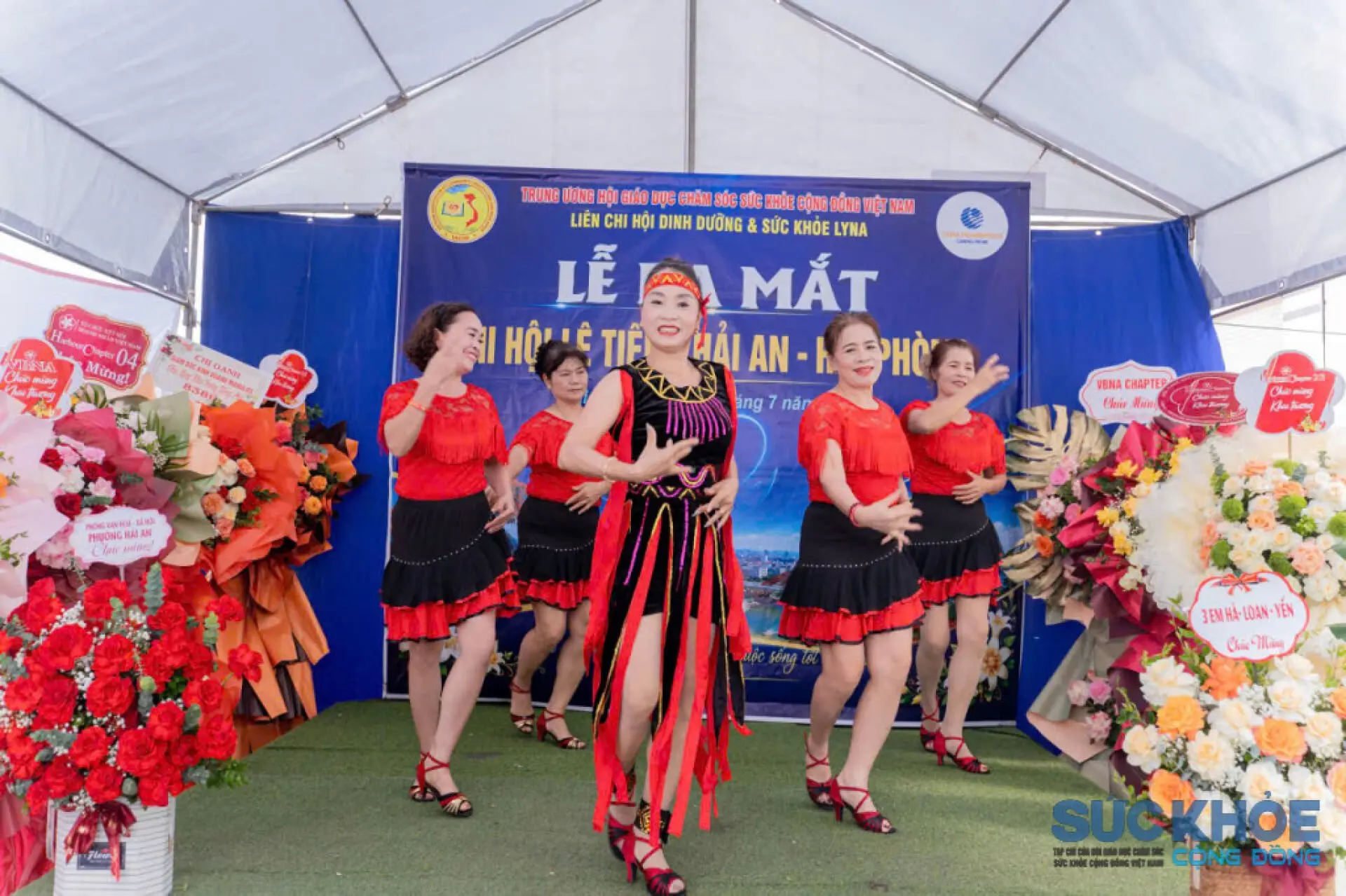 Văn nghệ chào mừng (Ảnh: PV)